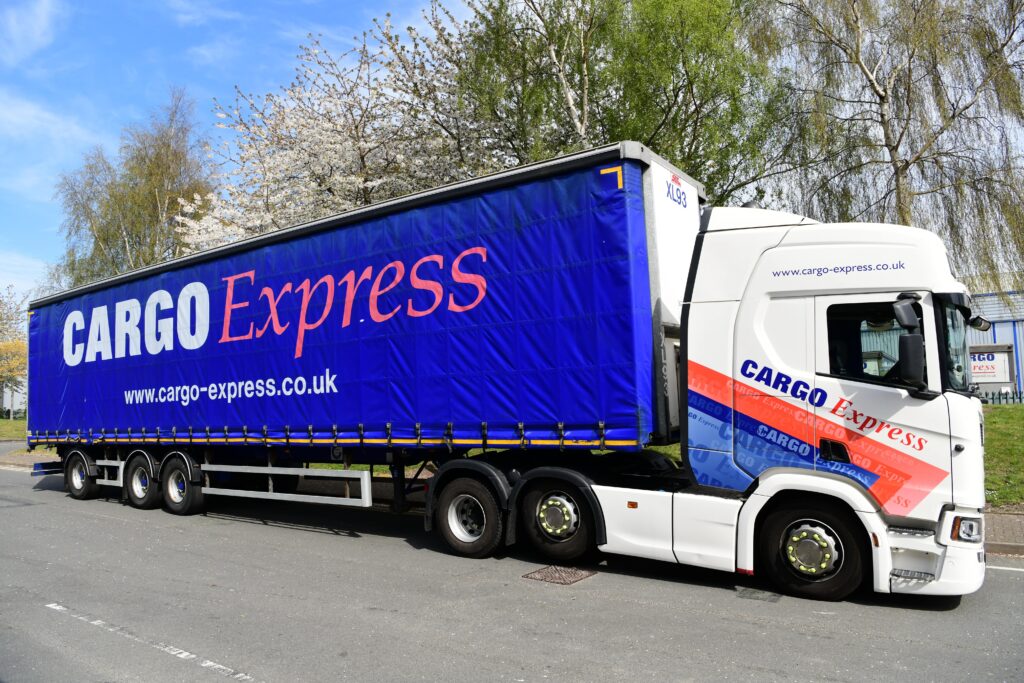 The Government Is Rolling Out Longer Semi-Trailers on UK Roads After an 11-Year Trial Thumbnail